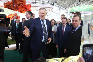 Премьер-министр РФ посетил стенд Ленинградской области на «Золотой осени»